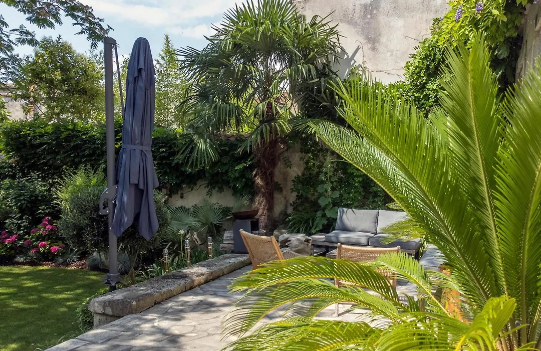 Escale Rochelaise B&B, SPA bain nordique et sauna tonneau-1